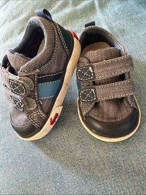 See Kai Run Russell Sneaker Velcro Straps  - size toddler 4